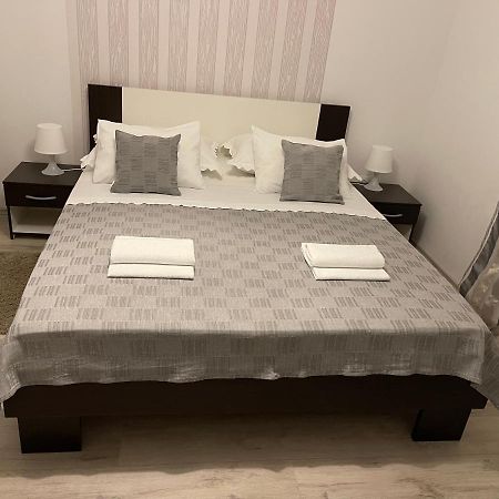Apartments Antisa Baška Voda Esterno foto