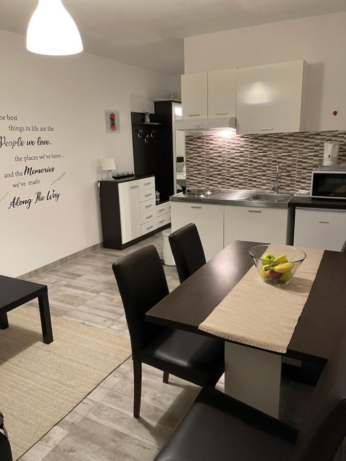 Apartments Antisa Baška Voda Esterno foto